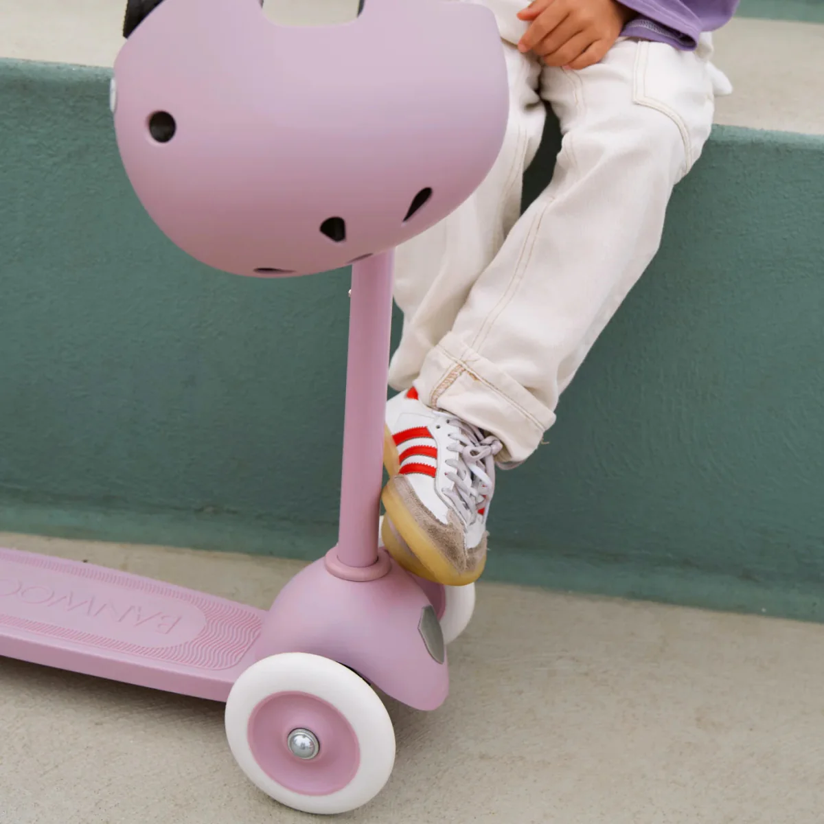 Banwood Kinderhelm Eco Lavender - Image 3