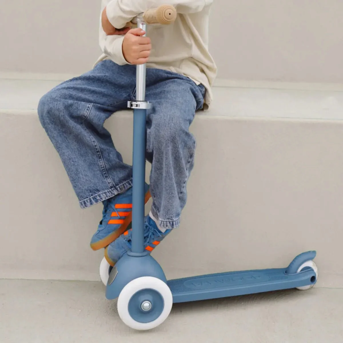 Banwood Kinderstep Eco Deep Sea met Mandje - Image 14