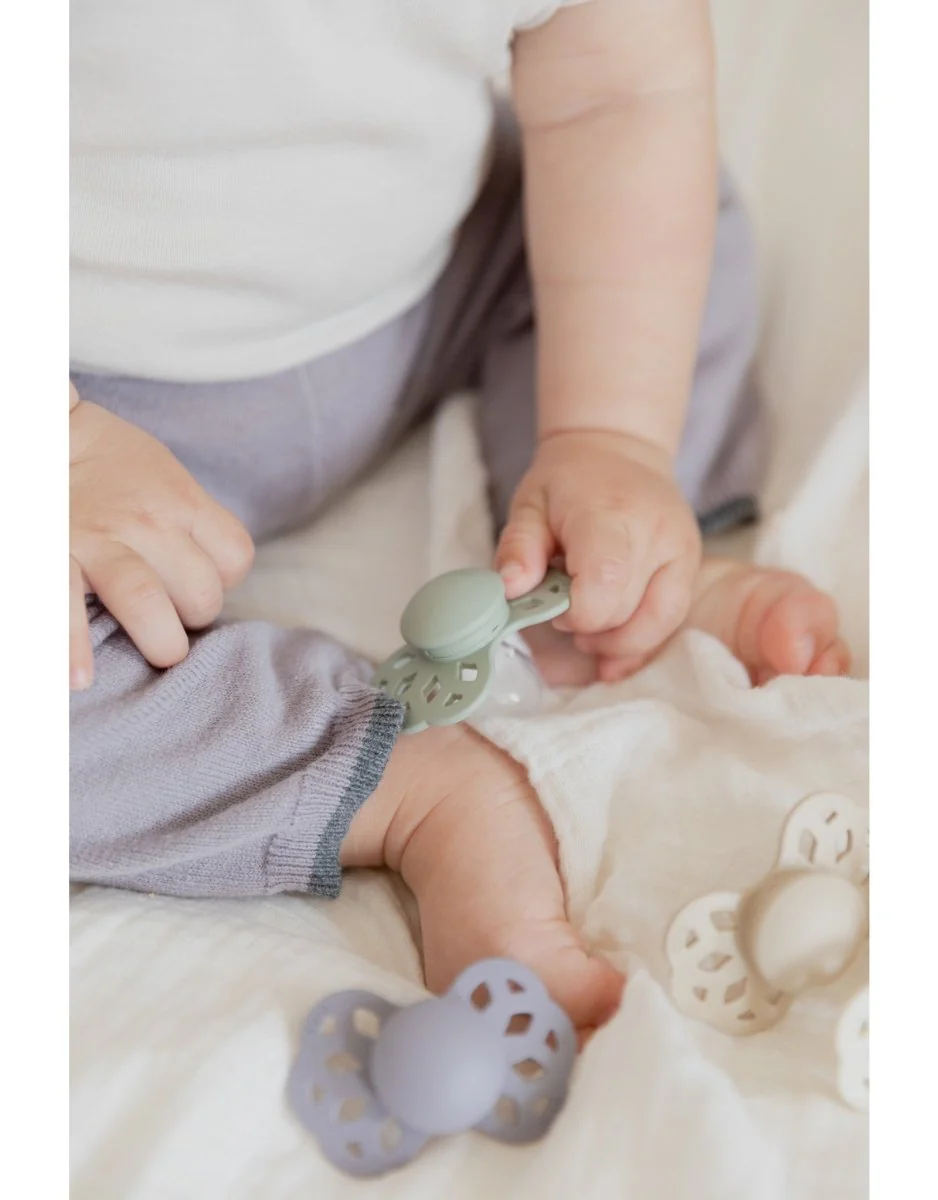 BIBS Speen Maat 2 Silicone Symmetrical Ivory/Sage 2st - Image 5
