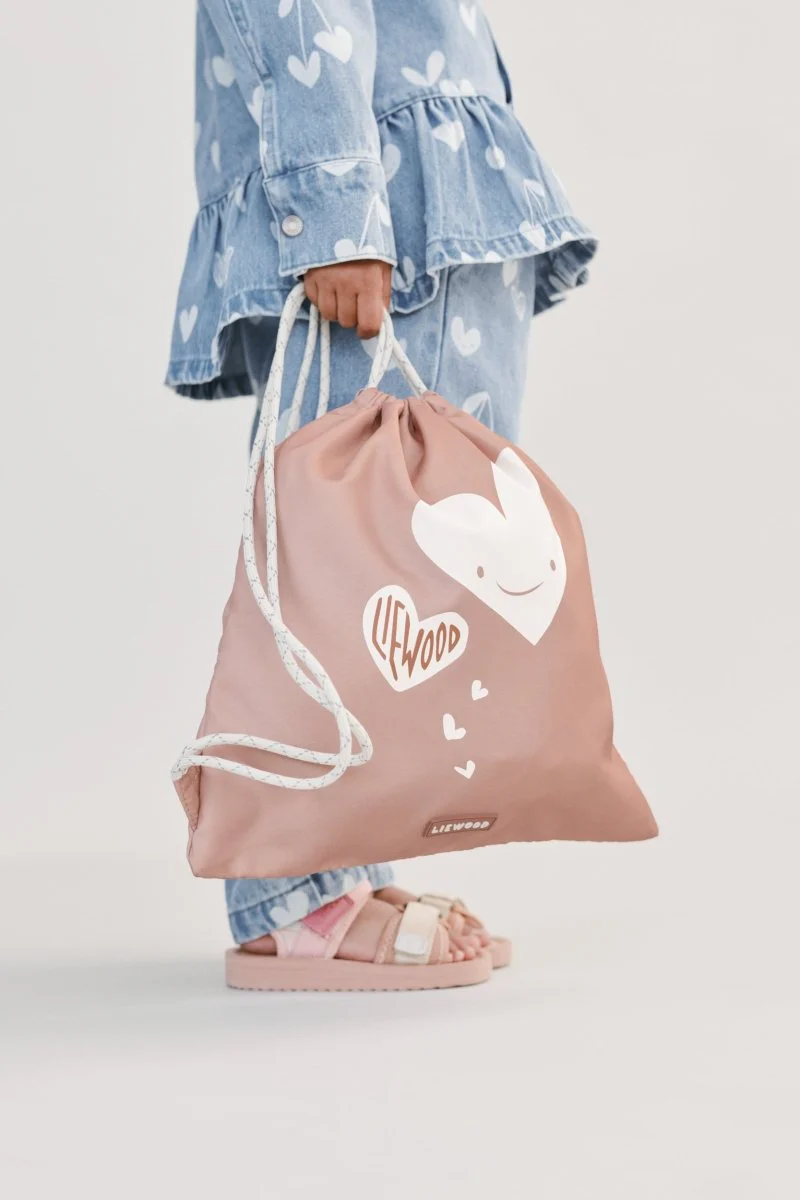 Danella Gym Bag Hearts Pale Tuscany - Image 3