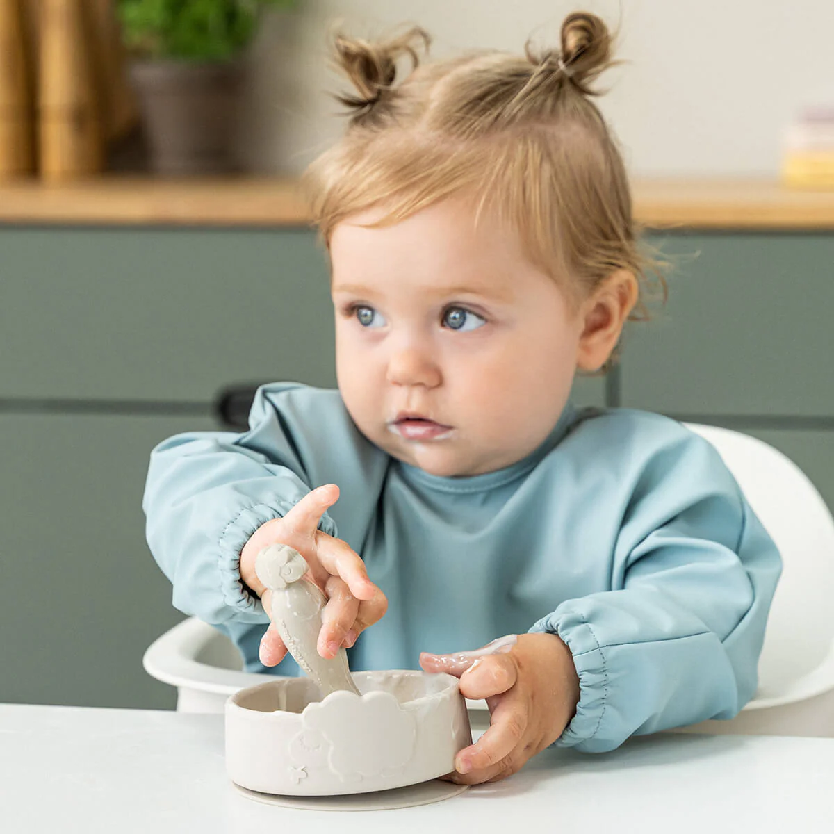 Done by Deer Kinderservies Set Stick & Stay Kom En Lepel Sheepy Powder - Image 2