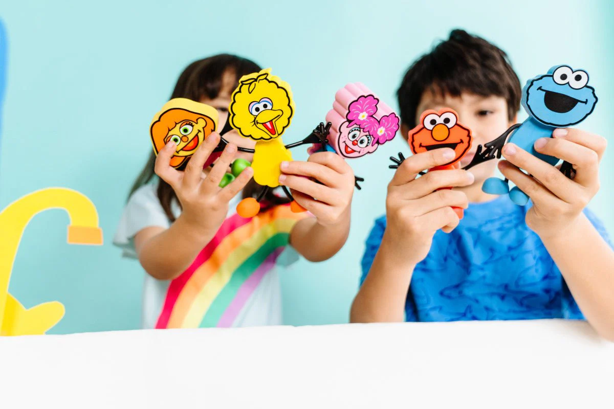 Glo Pals Badspeelgoed Sensorisch Light-Up Poppetje en Cubes Cookie - Image 16