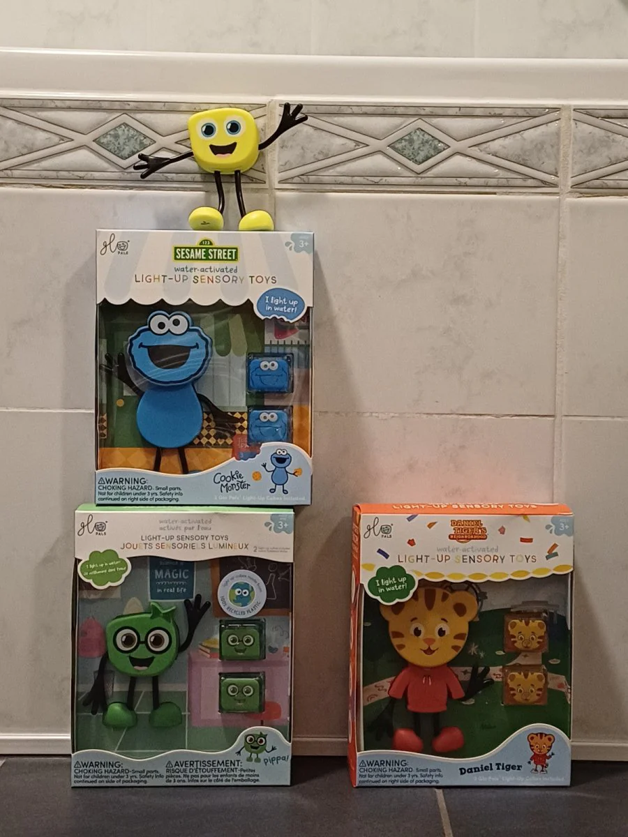 Glo Pals Badspeelgoed Sensorisch Light-Up Poppetje en Cubes Cookie - Image 25