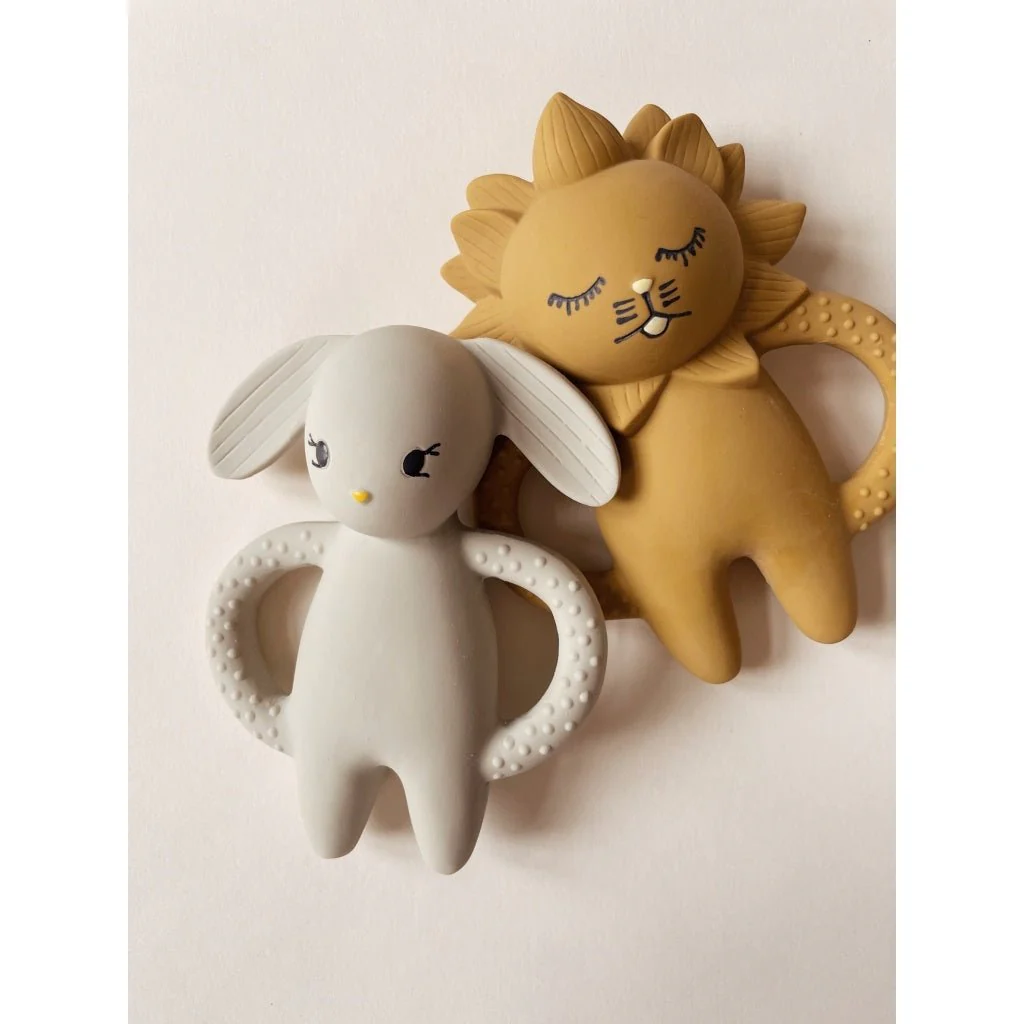 Konges Sløjd Bijtring Lion Mustard 13x10cm - Image 2