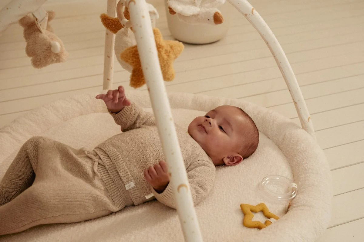Little Dutch Baby Vestje Overslag Soft Beige Melee - Image 4
