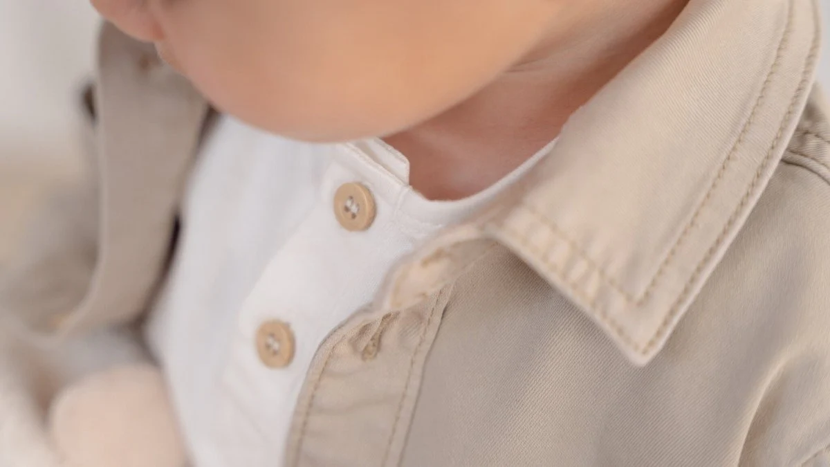 Little Dutch Babyjasje Beige - Image 3