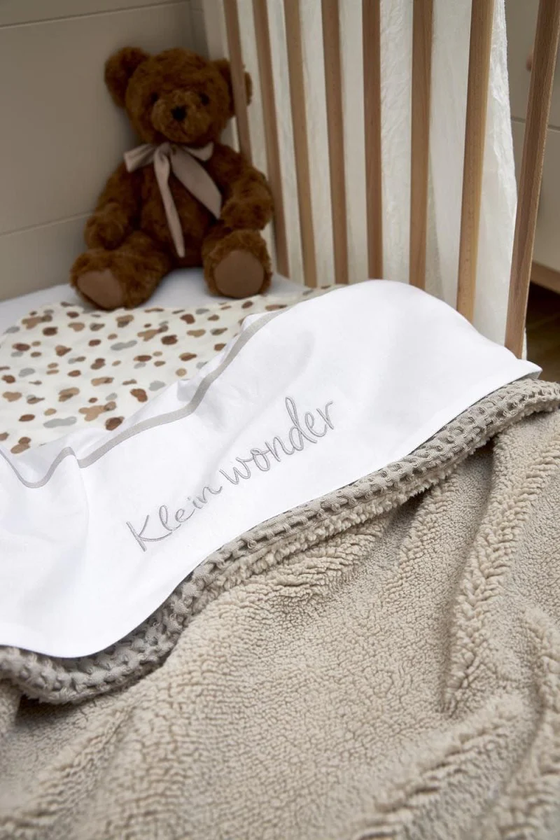Meyco Baby Wafel Teddy Ledikant Deken Greige 100x150cm - Image 6