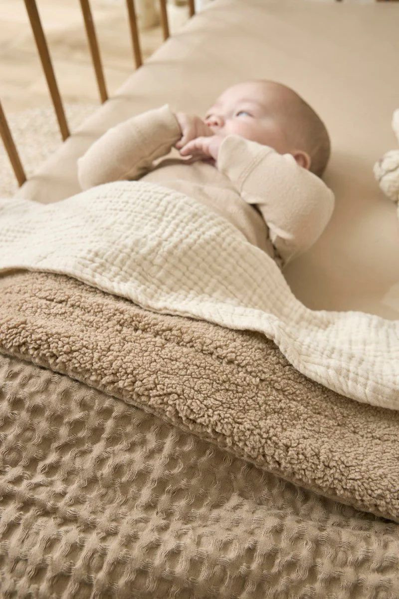 Meyco Wiegdeken Wafel Teddy Taupe 75X100cm - Image 6