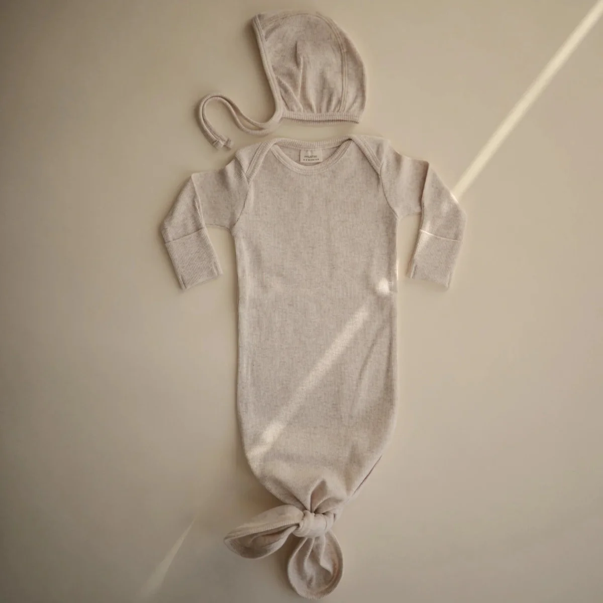 Mushie Babymutsje Bonnet Beige Melange - Image 2