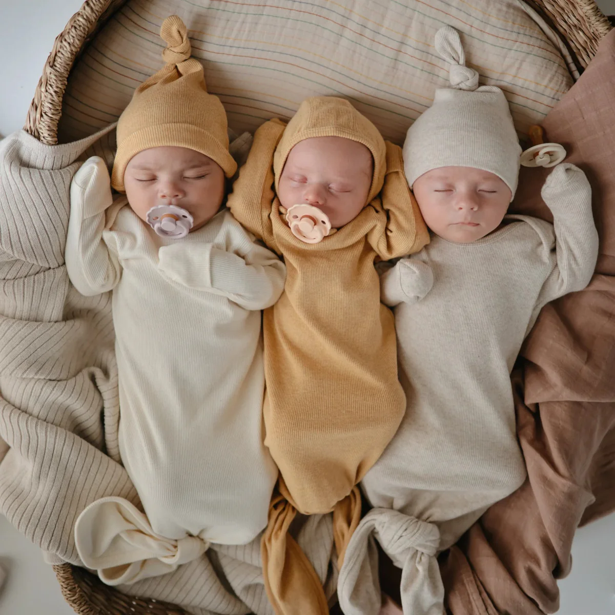 Mushie Babymutsje Mustard Melange - Image 3