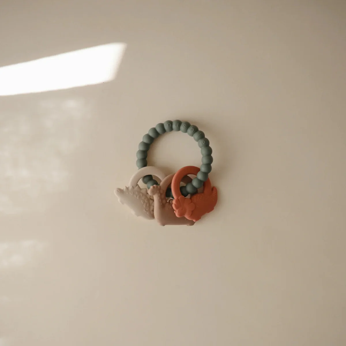 Mushie Bijtring Dino - Image 3