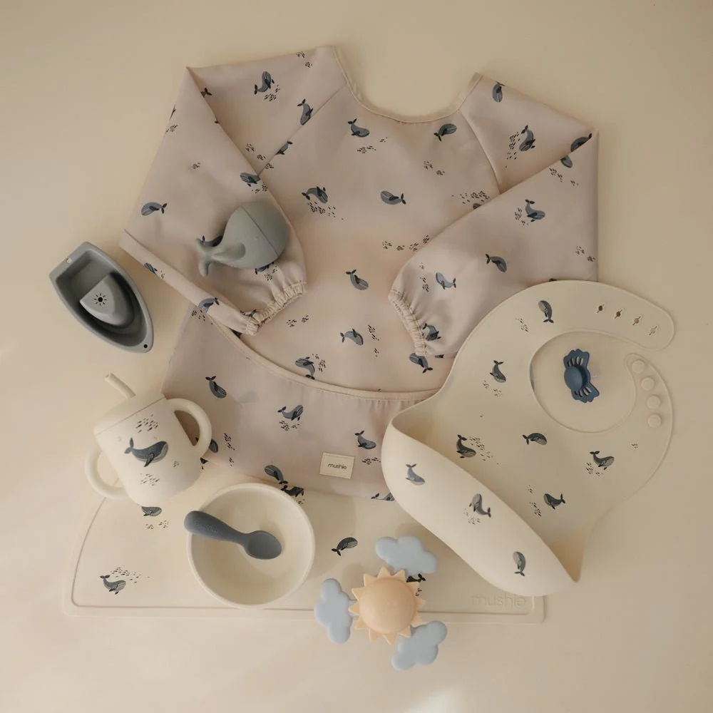 Mushie Slabbetje Long Sleeve Whales - Image 4