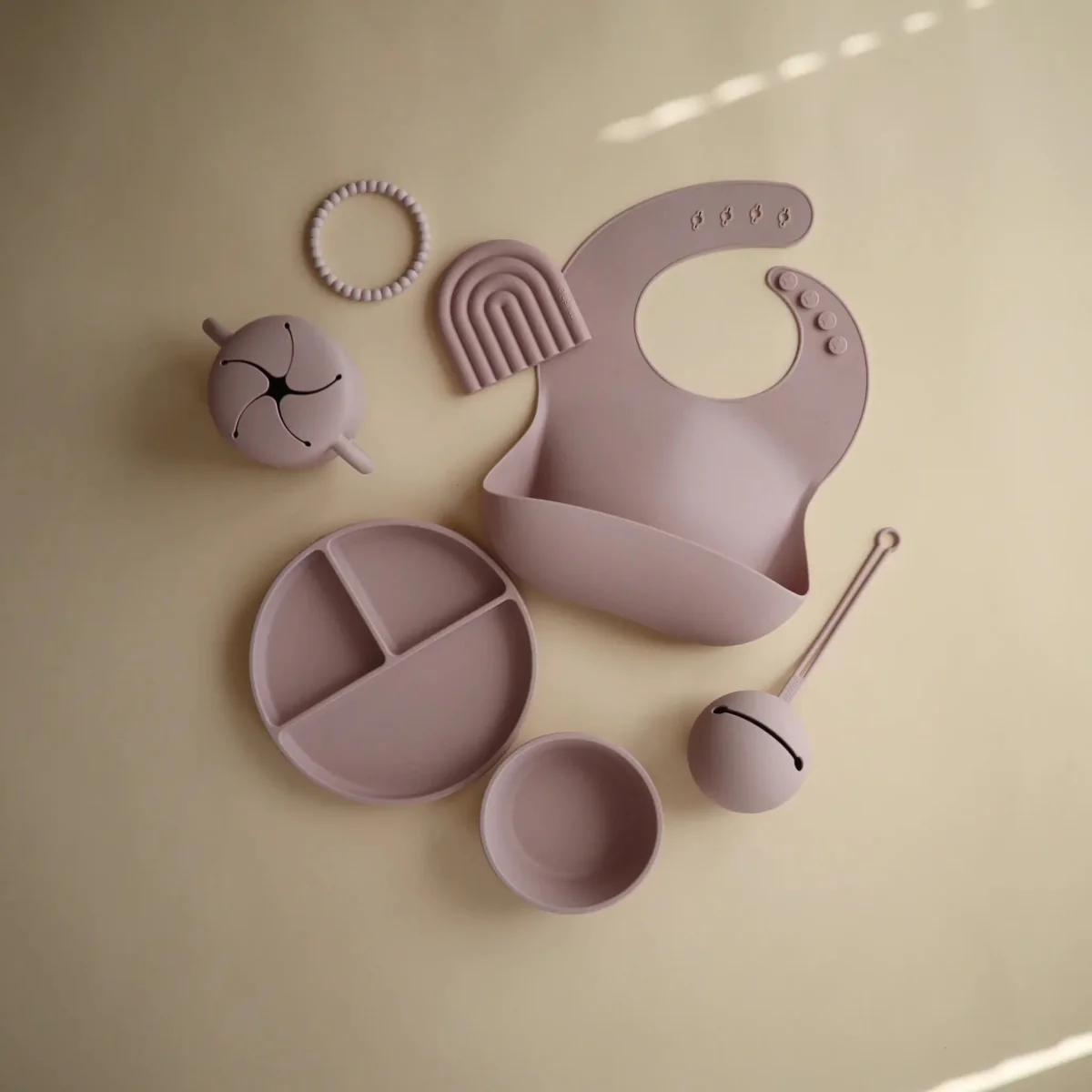 Mushie Slabbetje Silicone Pale Mauve - Image 2