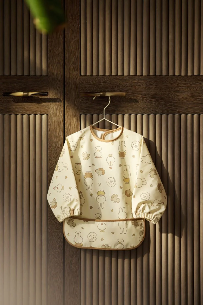 Slab Waterproof met Mouw - Miffy Family Farm - Image 4